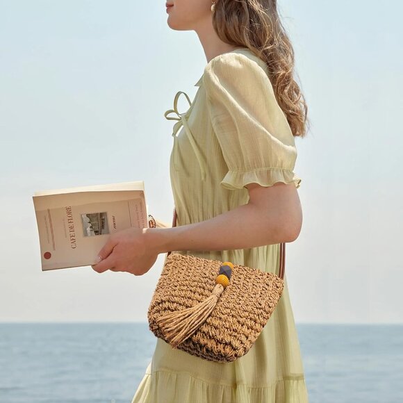 Versatile Wicker Crossbody Bag with Tassels - Perfect for Summer Outings - Picture 3 of 7